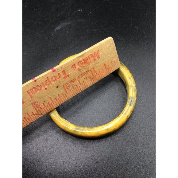 Unusual Color Bakelite Bangle Marbled Yellow Black Square Edge Bracelet - Picture 5 of 6